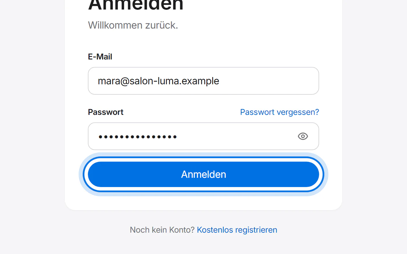 Anmeldeseite mit ausgefüllter E-Mail-Adresse und markiertem Knopf „Anmelden“.