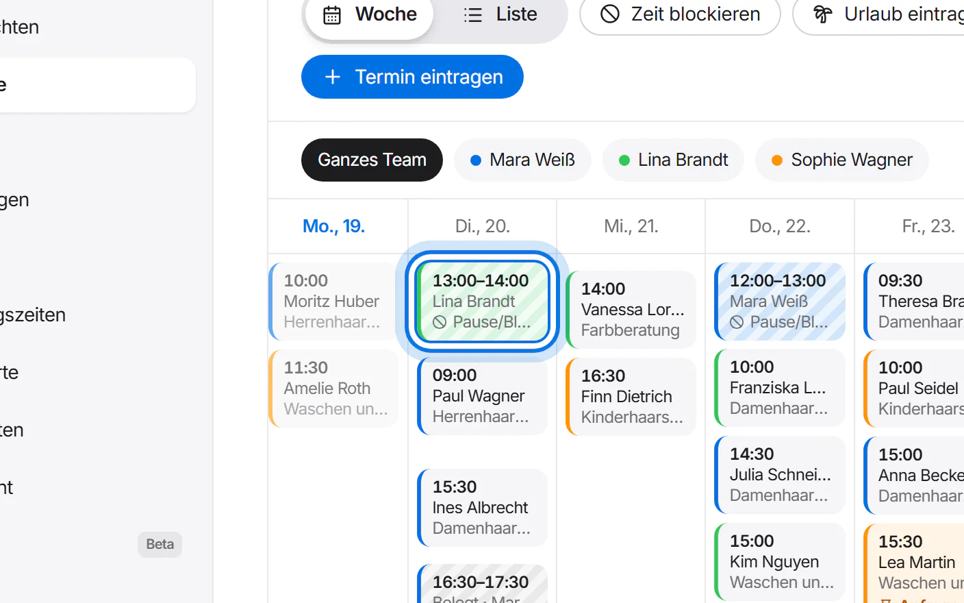 Schraffierter Eintrag „Pause/Block“ von Lina Brandt im Wochenkalender, markiert.